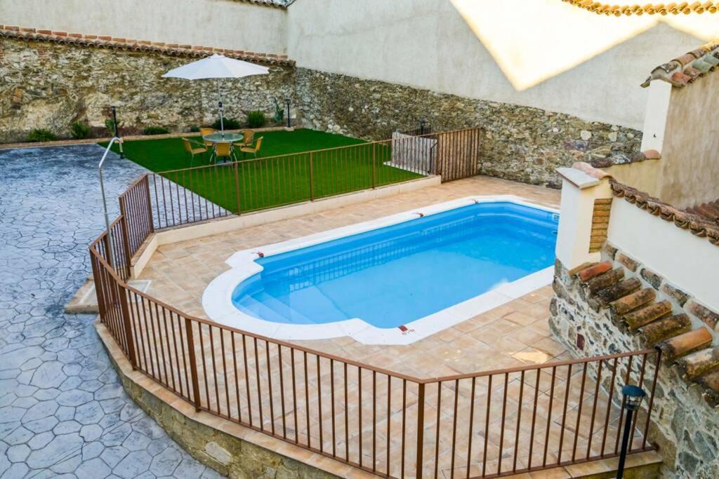 A - Apartamento Elegante Con Piscina Compartida Torrico Exterior photo
